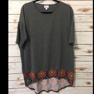 Medium two tone tunic with 3/4 sleeves